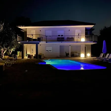 Apartment House Aronija With Swimming Pool