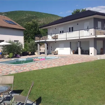 House Aronija With Swimming Pool Apartment
