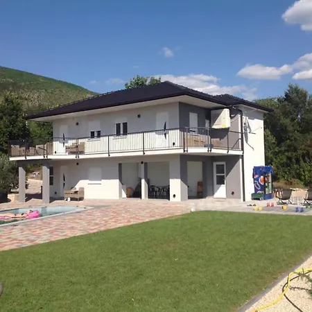 House Aronija With Swimming Pool Apartman Grude