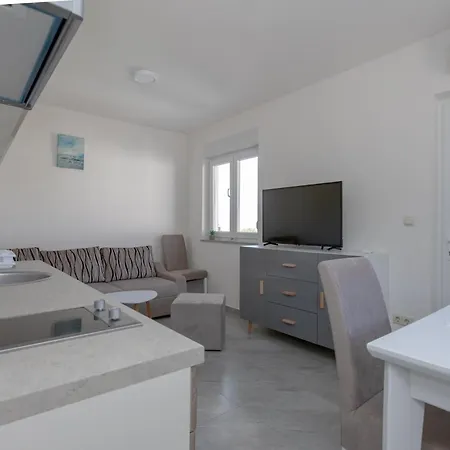 Apartment House Aronija With Swimming Pool *