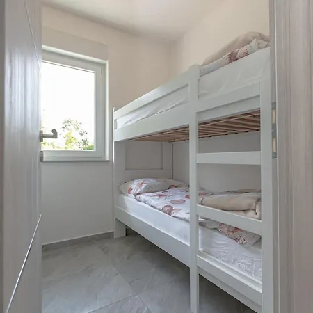 House Aronija With Swimming Pool Apartment