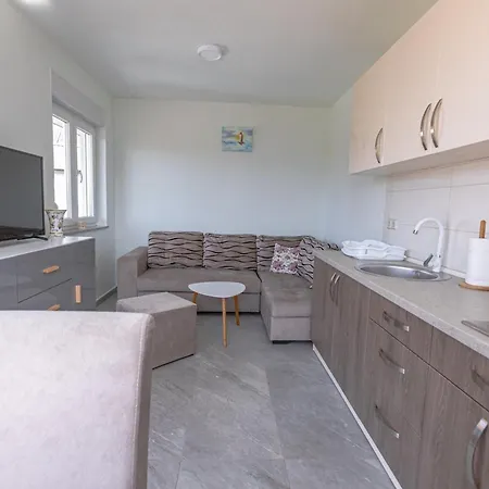 Apartment House Aronija With Swimming Pool *