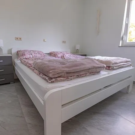 House Aronija With Swimming Pool Apartment *