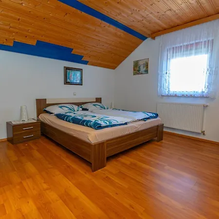 House Aronija With Swimming Pool Lejlighed Grude