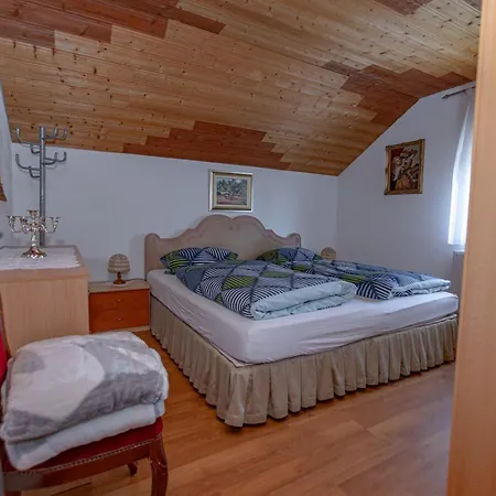 House Aronija With Swimming Pool Grude