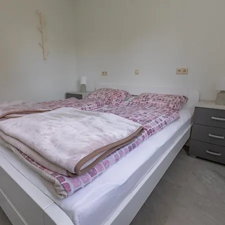 House Aronija With Swimming Pool Apartment *